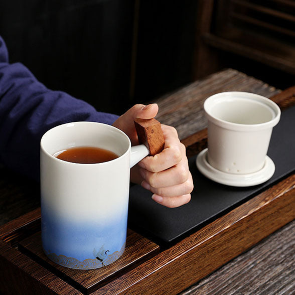 The Crane Coffee and Tea Mug 400 ML Capacity, with wood handle lid and tea infuser